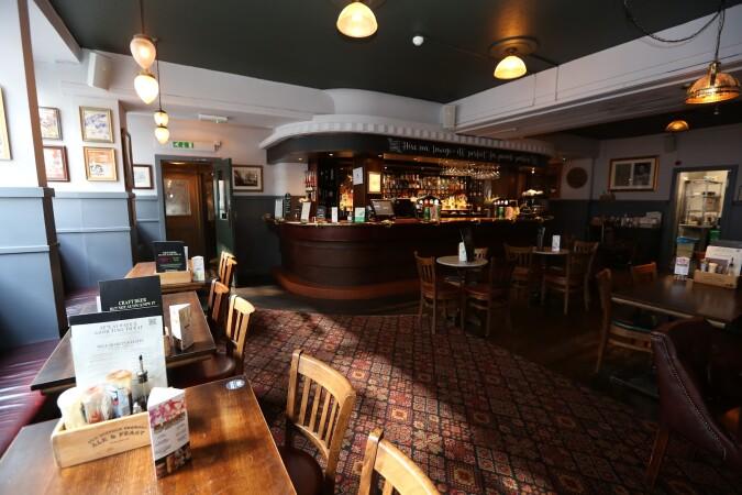 Best Sports Bars in Glasgow - Cairns Bar (Glasgow)