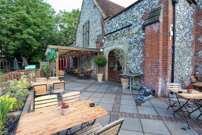 Best Sports Bars in Salisbury - Bishops Mill (Salisbury)