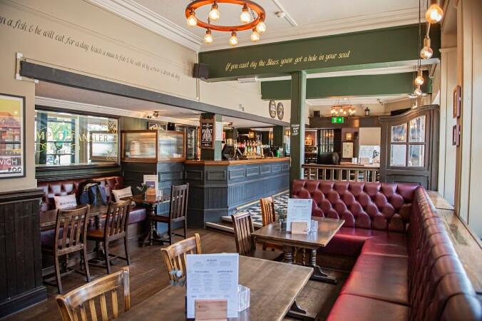 Best Sports Bars in Norwich - Compleat Angler (Norwich)