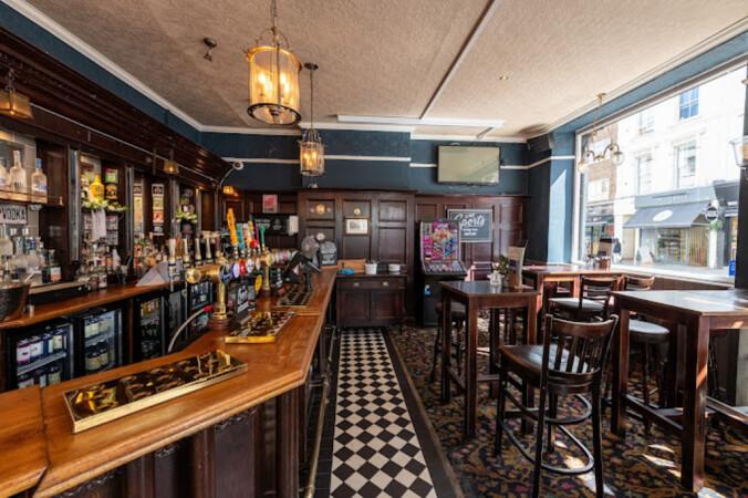 Best Sports Bars in Kensington - Gloucester Arms (Kensington)