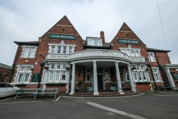 Best Sports Bars in North Lincolnshire - Royal (Scunthorpe)