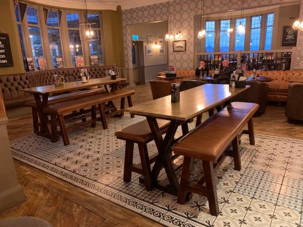 Best Sports Bars in North Lincolnshire - Royal (Scunthorpe)