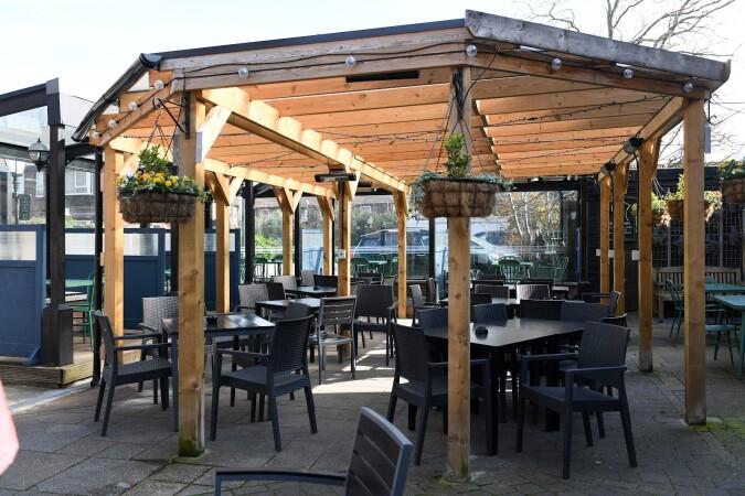 Best Sports Bars in Bedford - Ship (Bedford)