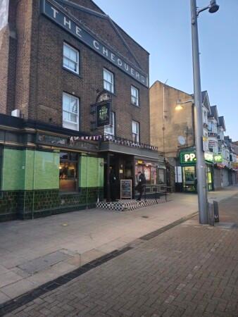 Best Sports Bars in Walthamstow - The Chequers