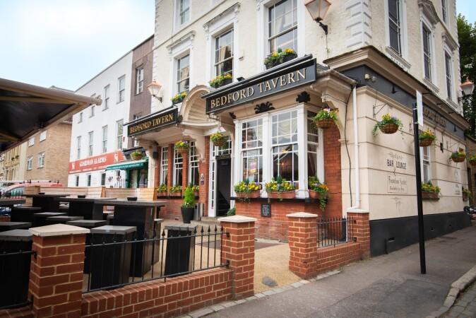 Best Sports Bars in Croydon - Bedford Tavern