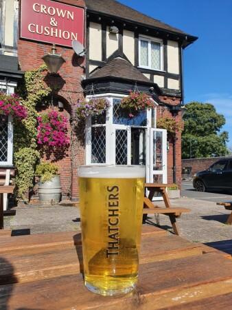 Best Sports Bars in West Bromwich - Crown & Cushion