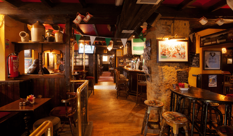 Best Sports Bars in Limerick - The Glen Tavern