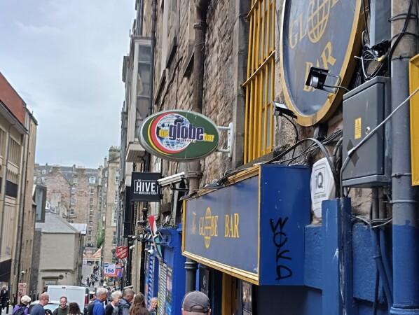 Best Sports Bars in Edinburgh - Globe Bar