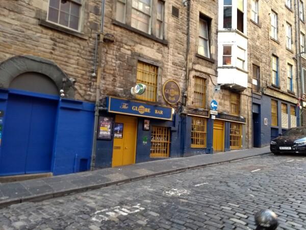 Best Sports Bars in Edinburgh - Globe Bar