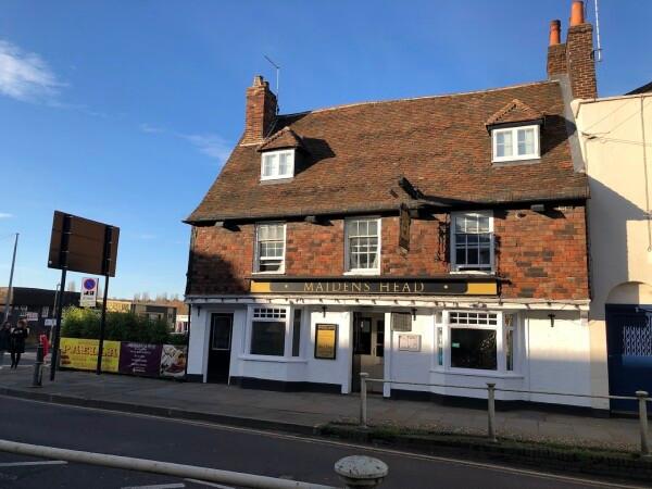 Best Sports Bars in Canterbury - The Maidens Head