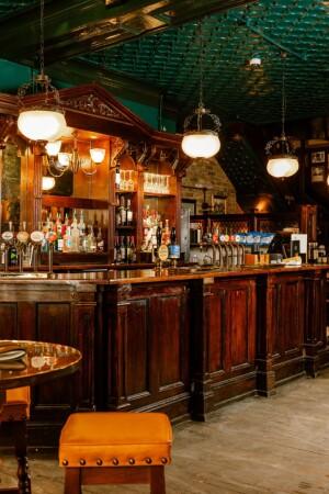 Best Sports Bars in Covent Garden - Bow Street Tavern