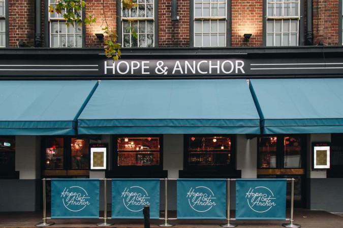 Best Sports Bars in Brixton - Hope & Anchor