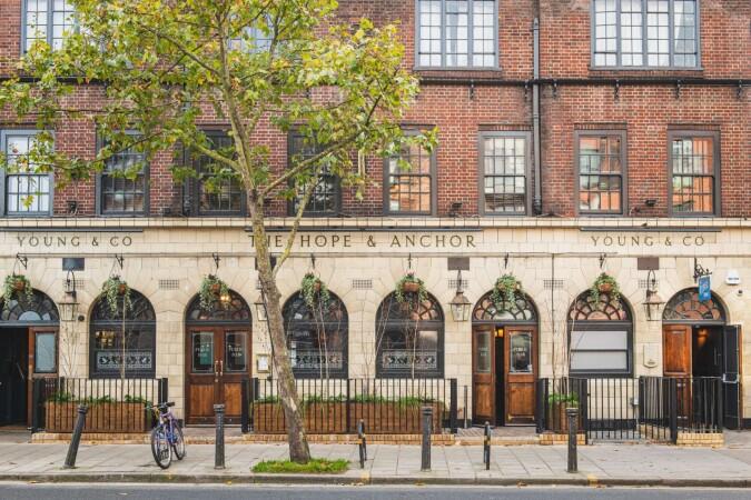Best Sports Bars in Brixton - Hope & Anchor