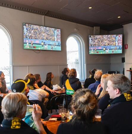 Best Sports Bars in Prahran - College Lawn Hotel