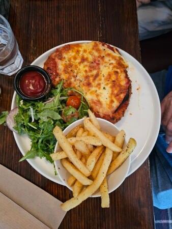 Best Sports Bars in Prahran - College Lawn Hotel
