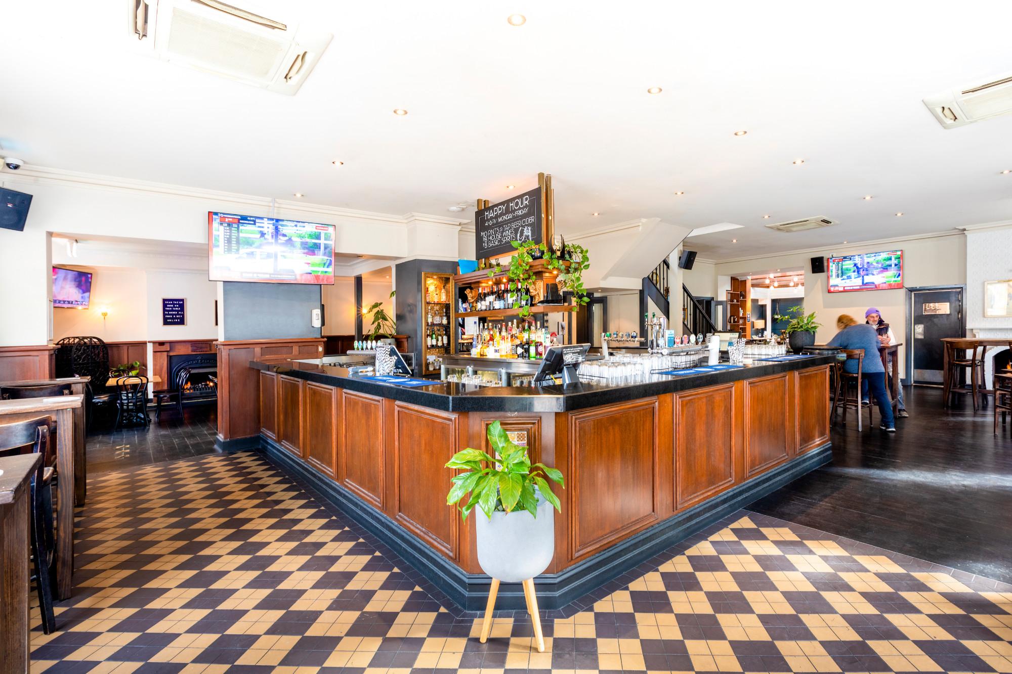 Best Sports Bars in Port Melbourne - Exchange Hotel