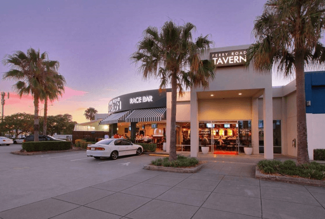 Best Sports Bars in Southport - Ferry Road Tavern