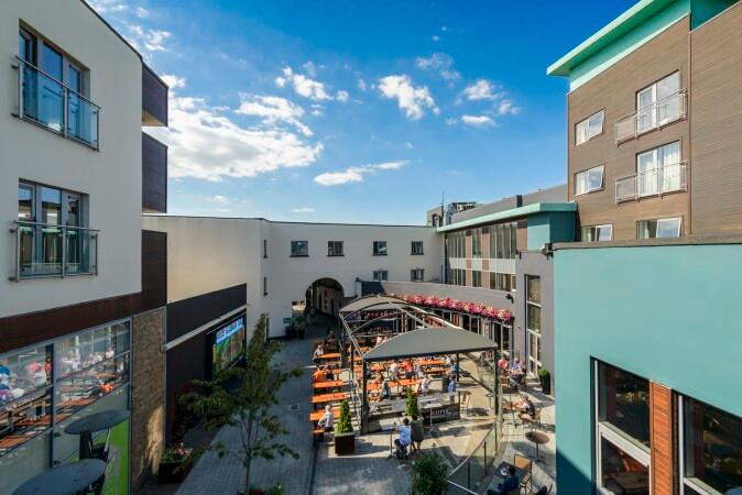 Best Sports Bars in Killarney - Scotts Hotel Bar & Courtyard