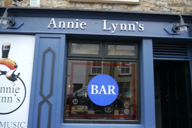 Best Sports Bars in Donegal - Annie Lynns