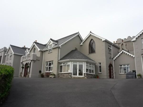 Best Sports Bars in Laghey - Rossmore Manor