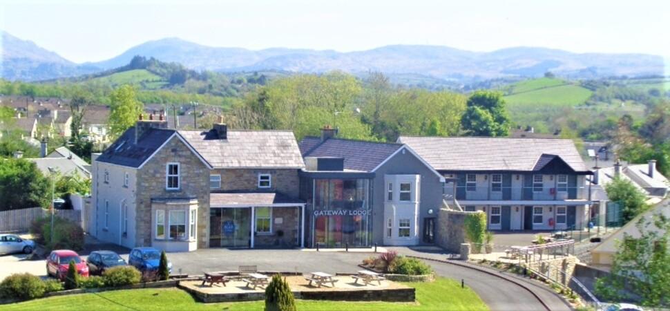 Best Sports Bars in Donegal Town - The Gateway Lodge