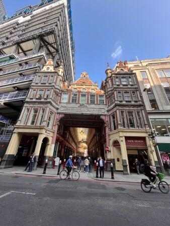 Best Sports Bars in Bank - New Moon