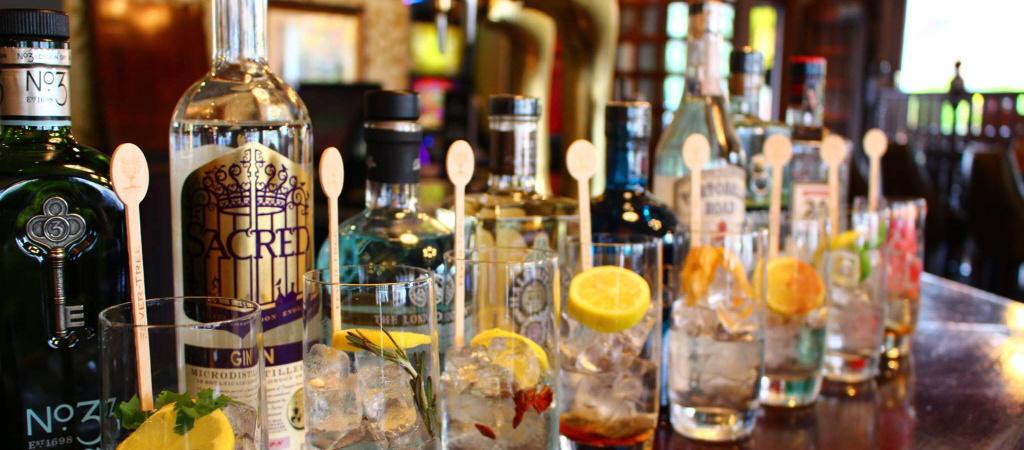 Best Sports Bars in Westminster - Barley Mow