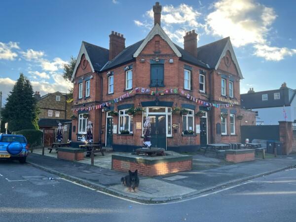 Best Sports Bars in Kingston Upon Thames - Willoughby Arms