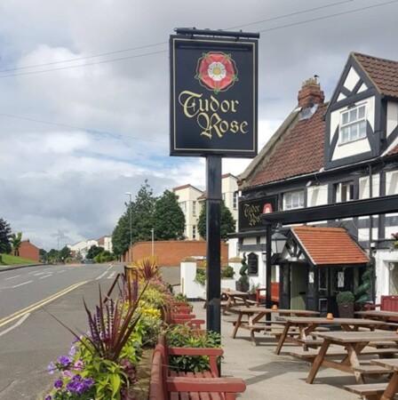 Best Sports Bars in Gateshead - The Tudor Rose