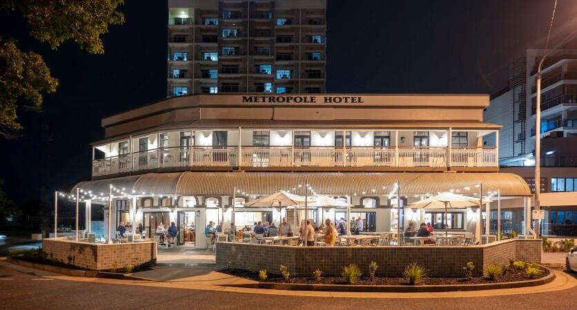 Best Sports Bars in South Townsville - Metropole Hotel