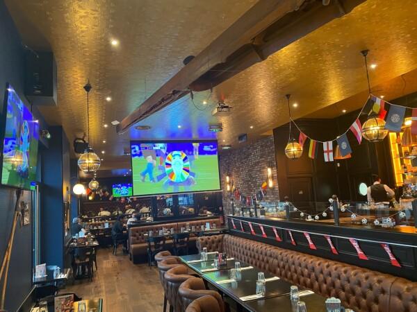 Best Sports Bars in Brives-Charensac - Au Bureau le Puy en Velay