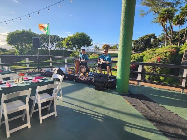 Best Sports Bars in Wailea - Mulligans On The Blue