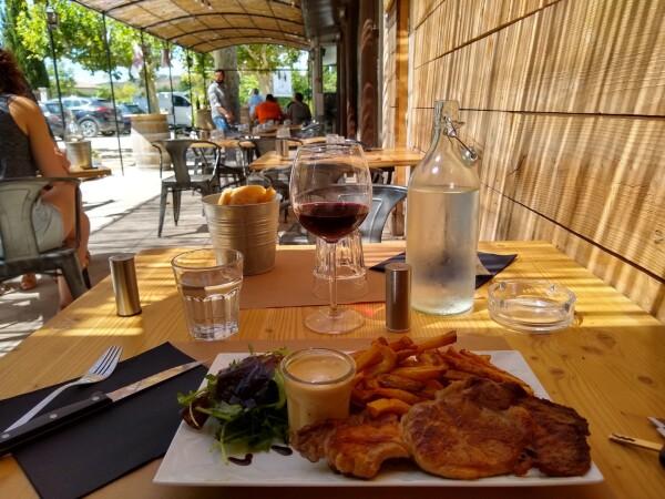 Best Sports Bars in GRAVESON - Le Bistrot sous les platanes