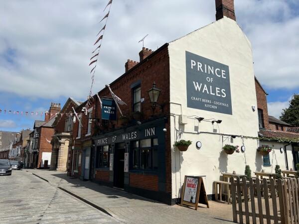 Best Sports Bars in Lincoln - Prince Of Wales Lincoln