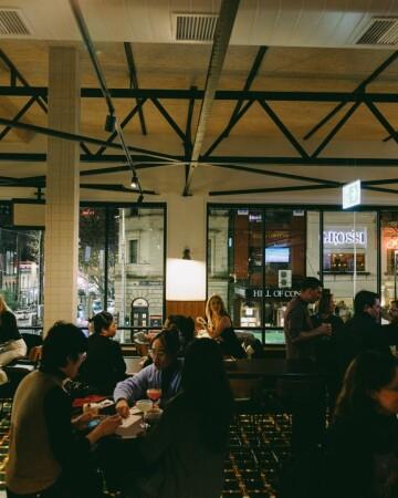 Best Sports Bars in Melbourne - Springrock Public Bar