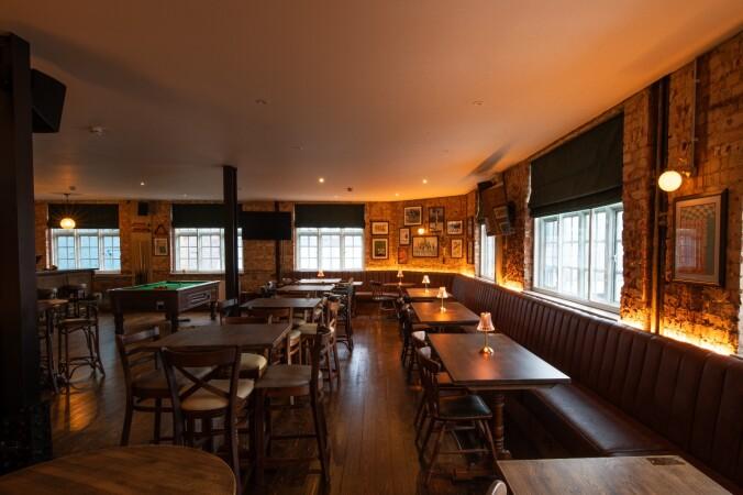 Best Sports Bars in London - The Prince