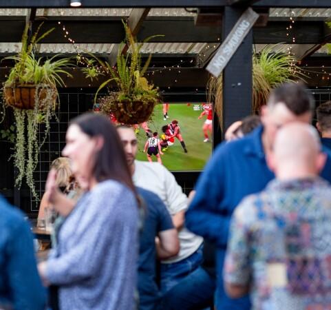 Best Sports Bars in Northcote - The Peacock Hotel