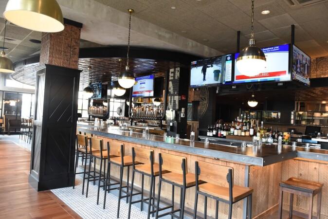 Best Sports Bars in MEDFORD - LONGCROSS BAR & KITCHEN