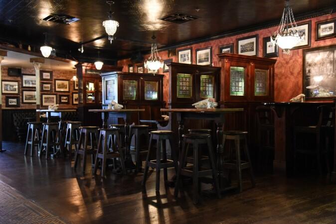 Beste Sportsbars in Burlington - Ri Ra Irish Pub @ Burlington