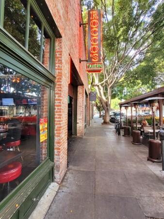 Best Sports Bars in Pasadena - Roccos Tavern @ Pasadena