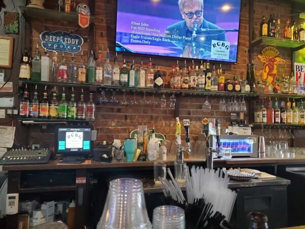 Best Sports Bars in El Paso - Rockin Cigar Bar @ Cincinnati Ave