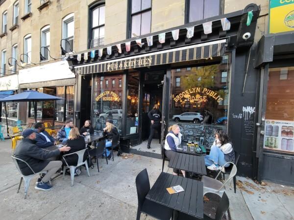 Best Sports Bars in Brooklyn - Brooklyn Public House