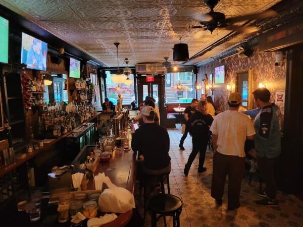 Best Sports Bars in Brooklyn - Brooklyn Public House