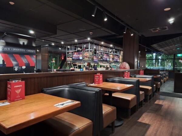 Best Sports Bars in Melbourne - TGI Fridays Melbourne Central