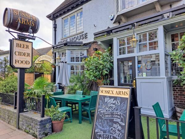 Best Sports Bars in Twickenham - The Sussex Arms