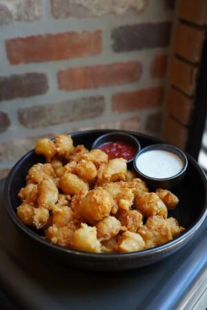 Best Sports Bars in Redwood City - Ghostwood Kitchen