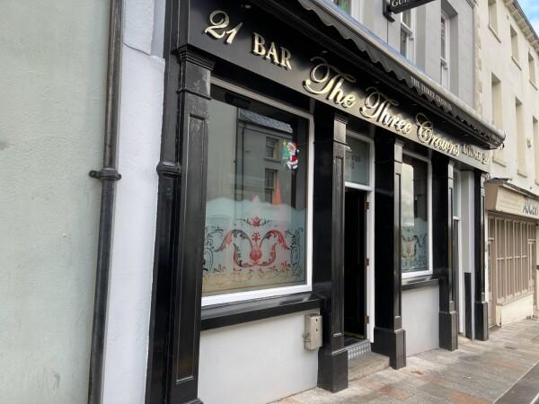 Best Sports Bars in Lisburn - The Three Crowns