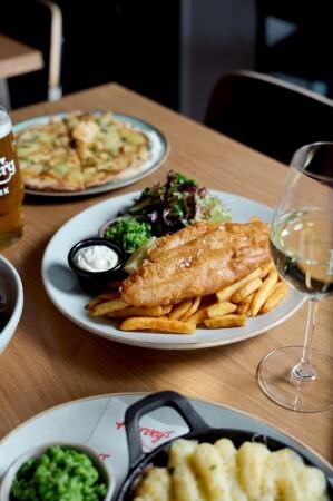 Best Sports Bars in St Kilda - Harvey's Sports Bar & Grill
