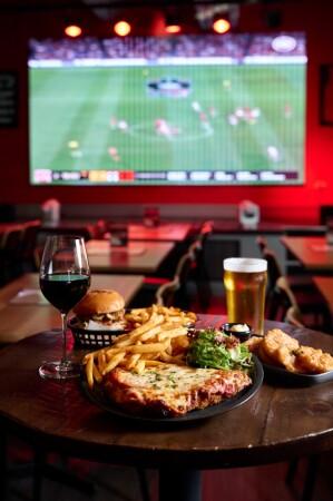 Best Sports Bars in St Kilda - Harvey's Sports Bar & Grill