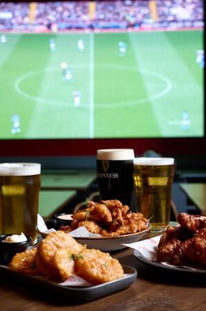 Best Sports Bars in St Kilda - Harvey's Sports Bar & Grill